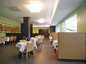 Отель Best Western Premier Garden Entebbe