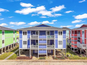 Seven Seas-7c 2 Bedroom Home by RedAwning