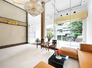 Queen Hotel Saigon Airport