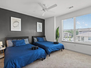 Upscale King 2BR Suite Mins to Charlotte