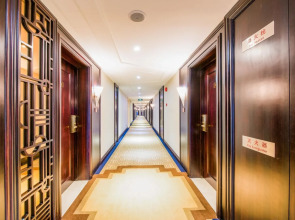 Paramount Gallery Hotel