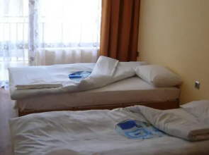 Central Park Family Hotel
