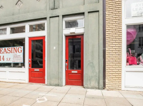 Red Door Apartment 2.0 ~ Heart Of D-twn ~ Lovesac