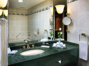 Mövenpick Grand Al Bustan Dubai