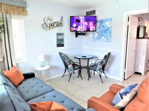 Five Palms Suite 207 - Daily - Weekly - Monthly