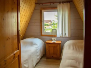 Storey Holiday House, Bobolin