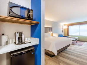 Holiday Inn Express & Suites Florence-Cincinnati Airport by IHG