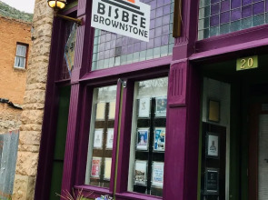 Bisbee Brownstone Suites