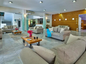 Paxos Club Resort & SPA
