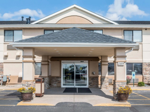 Quality Inn Coralville - Iowa River Landing