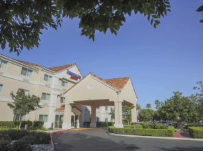 Fairfield Inn by Marriott Visalia Sequoia