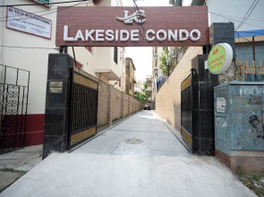 Lakeside Suites