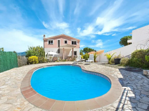 Villa in Lloret de Mar With Private Pool