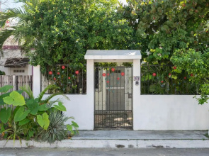 Perfect Cozy Vacation Home Just 2 Miles From the beach