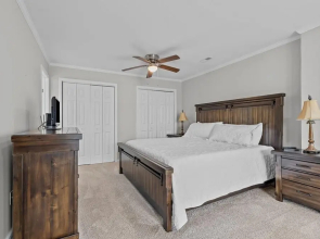 Seas The Moment 5 Bedroom Home by RedAwning