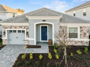Well Appointed 4-bed Hm w Pool, Gm Rm-1542mvd
