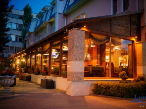 Luna Hotel
