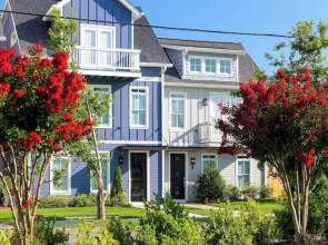 Patsy & Emmylou by Avantstay Stylish 2 Home Buyout in Heart of Nashville