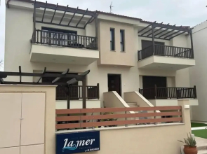 La Mer Luxury Apartments