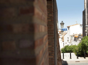 Rustic Med Castell