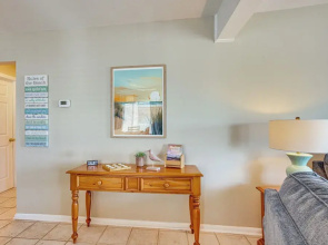 Harbor Island Condo With Deck - Steps to Beach!