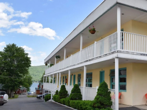 O'Sullivan's On The Lake Motel
