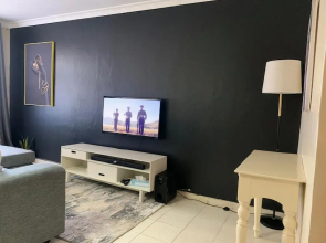 Peaceful and Lovely 1 bedroom with a city view.