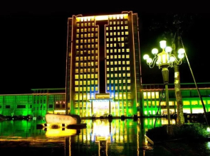 Elegance Hotel
