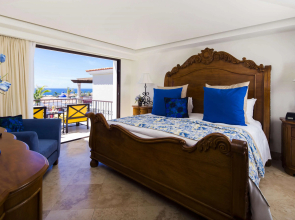 Hacienda Encantada Resort & Residences