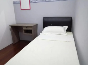 Single Room With Ac, Central Accomodation