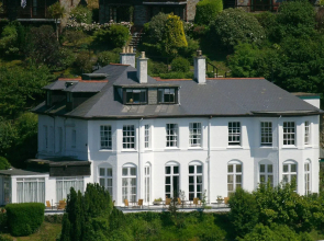Commonwood Manor
