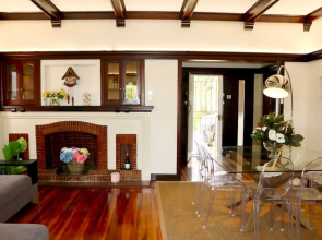 Charming & Cosy Home With City Views