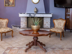 Kiritsis Stylish Apartment
