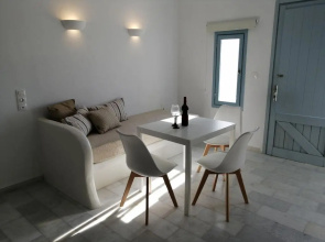 Plaka's house