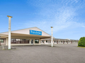 Travelodge by Wyndham Grand Falls