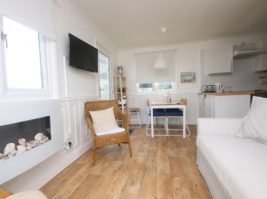 37A Medmerry Park 2 Bedroom Chalet