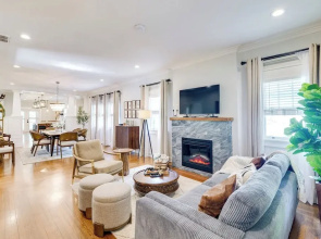 Renovated, Stylish Retreat w/ Patio in Lakeland!