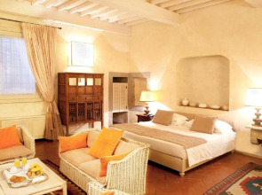 J And J Historic House Hotel