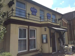 Royal Court Apartments