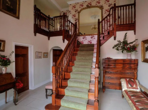Pinewood Lodge Guest House