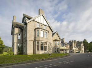 The Invercauld Arms Hotel