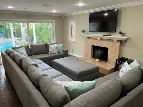 Highly Upgraded, 5 Bed, 4.5 ba, New Pool W/jacuzzi, 1/2 Mile Walk to Disney