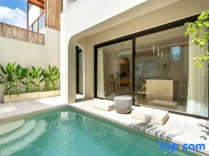 Aura Villa – 2BR Coastal Retreat in Uluwatu - A Luxury Private Villa By Balinest Villas