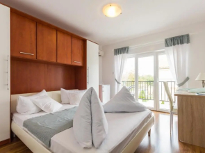 Apartments and Rooms Michaela