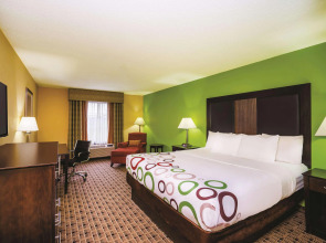 Garner Hotel Glen Burnie BWI Airport Area by IHG