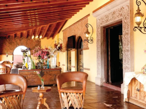 Hotel Misión Grand Casa Colorada