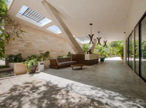 Room fully equipped Spa and gym free