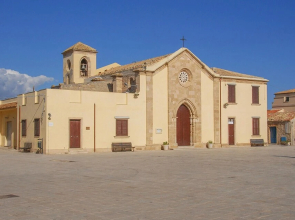 Stunning Home in Marzamemi Fraz. With Wifi and 2 Bedrooms