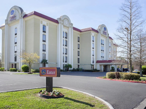 Comfort Suites University