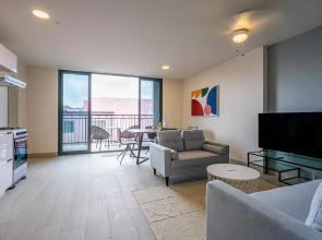 w Comfy 1BR w Perfect Balcony in Casco View